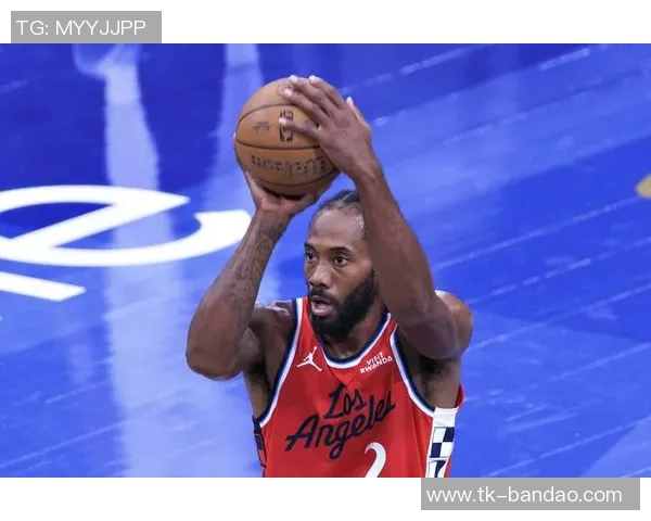 鲈鱼一开局便施强攻小卡遭遇挑战米奇巧用错峰策略对抗文班